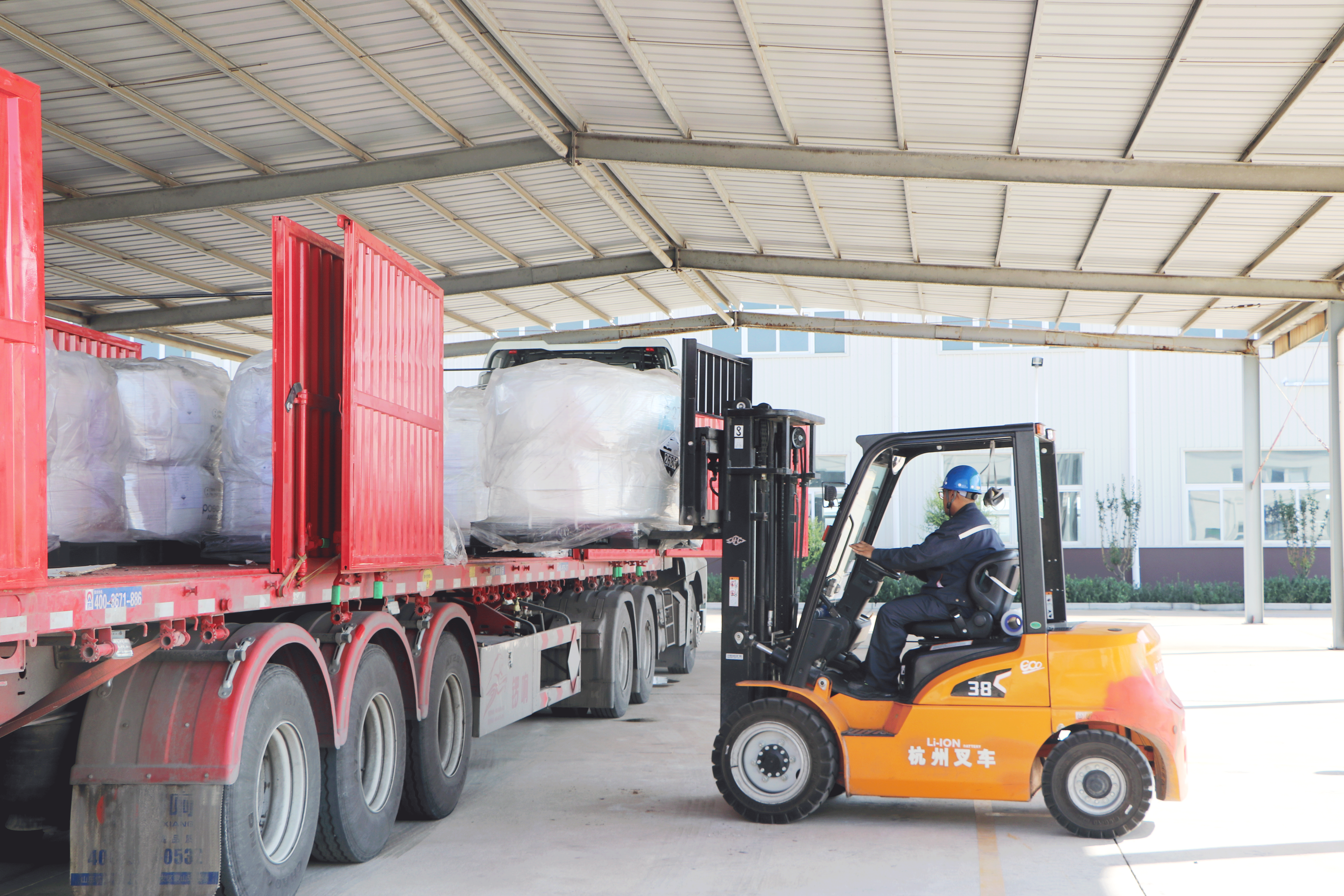 The first bonded product of Luwei New Materials was successfully placed in the warehouse