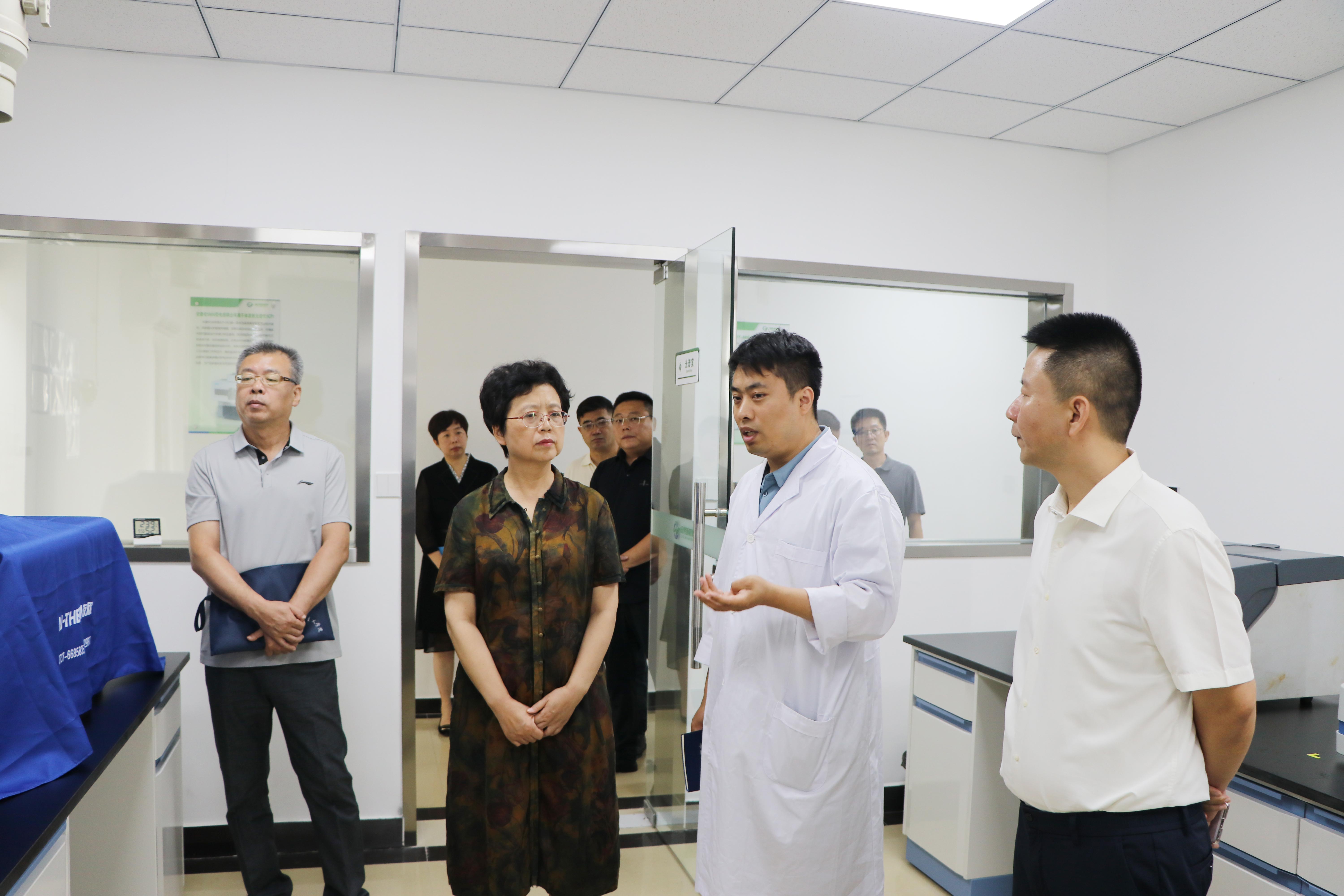 Leaders from the Binhai New Area Federation of Industry and Commerce visited Luwei New Materials for research and guidance